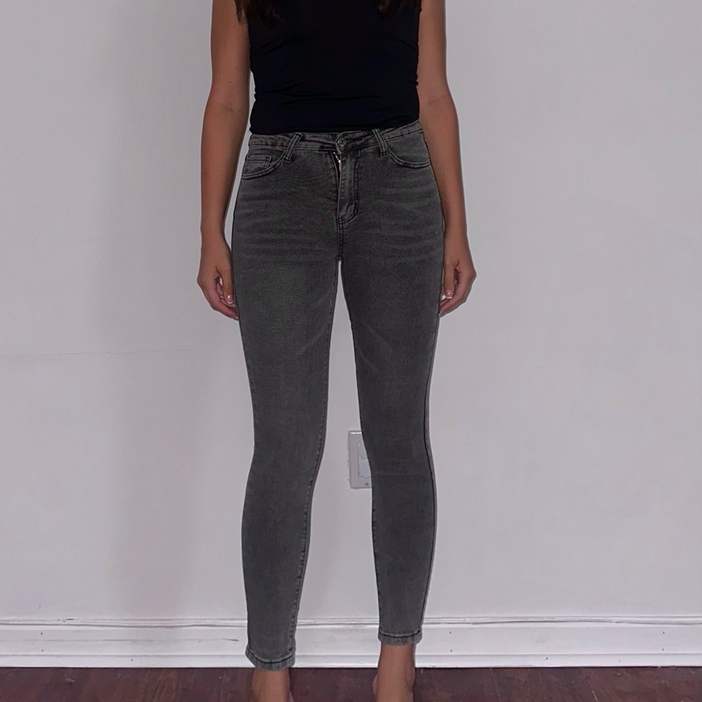 Women's Gray Skinny Jeans